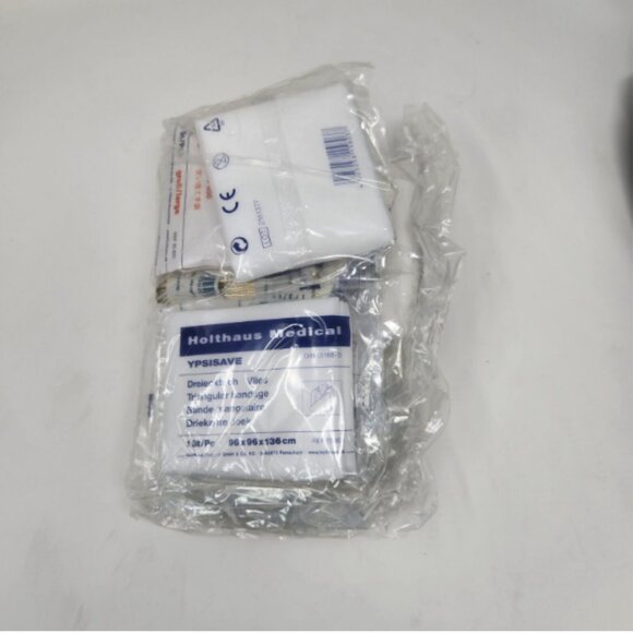 Mercedes Benz first aid kit, Mercedes Benz Genuine OEM - Picture 3 of 4